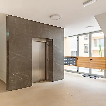 Sanders Limassol Park - Full Building Appartement