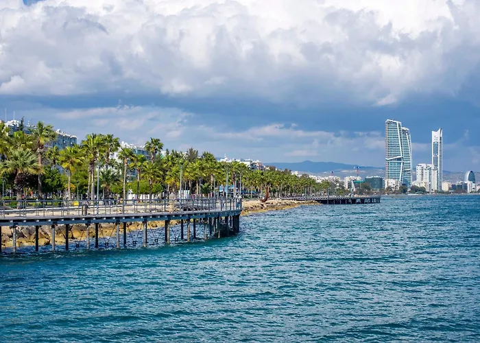 Lägenhet Sanders Limassol Park - Full Building